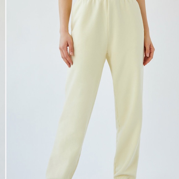 ❌❌SOLD❌❌💛💛COZY FLEECE BOYFRIEND ZIP-UP HOODIE💛 - Picture 3 of 3